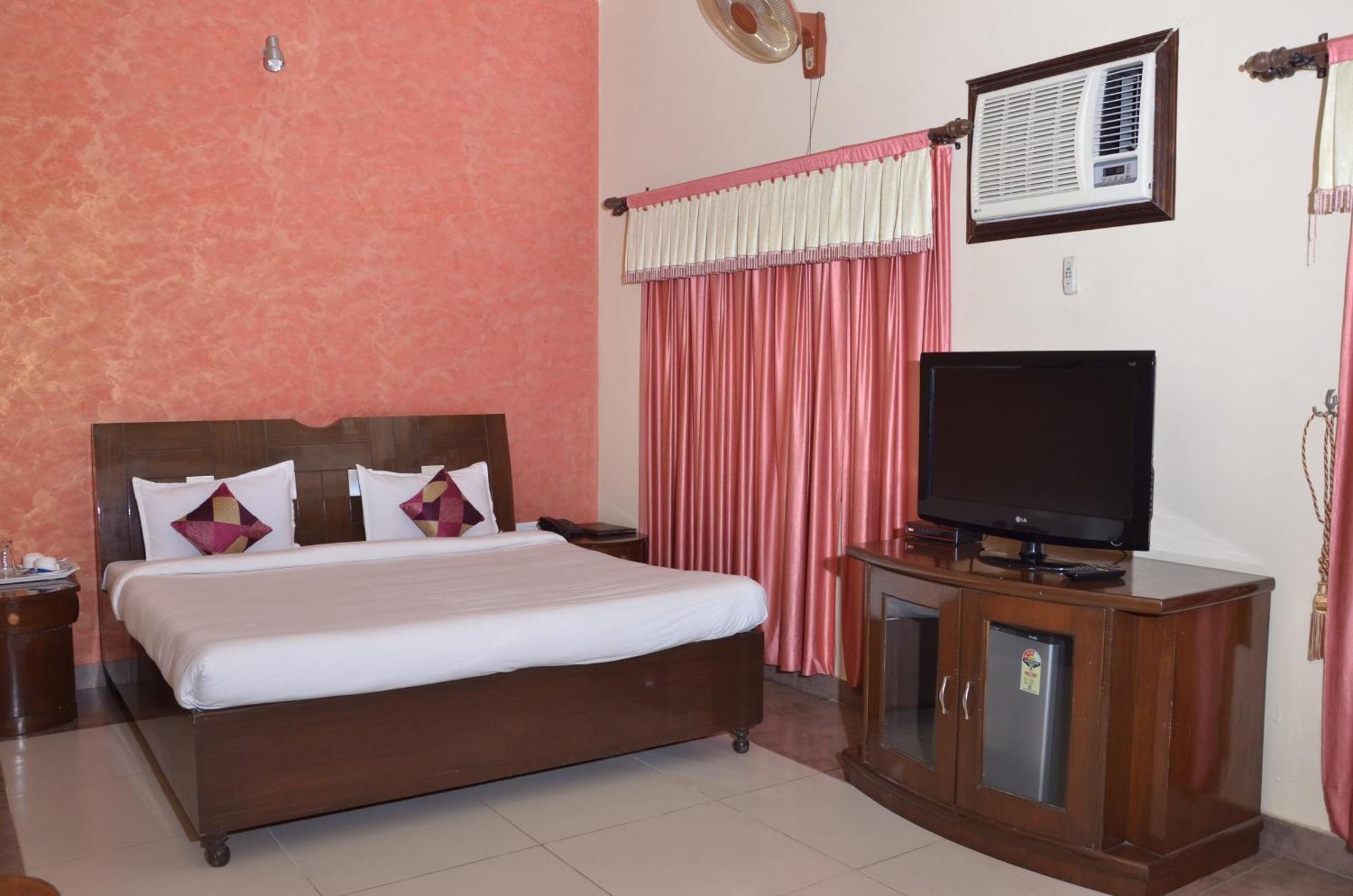 Kangs Nirvana Resorts And Spa Mahalpur Exterior photo